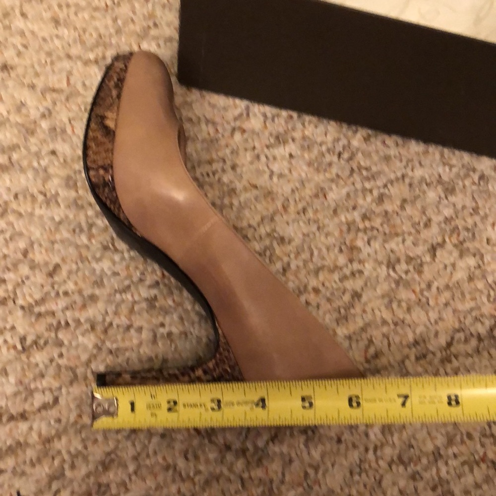 BNWT Enzo Angiolini Taupe/beige pumps size 8 - Picture 9 of 13